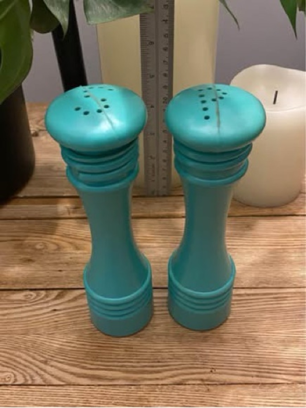 Vintage Bright Turquoise Tall Plastic Salt and Pepper Shakers Set MCM Hourglass